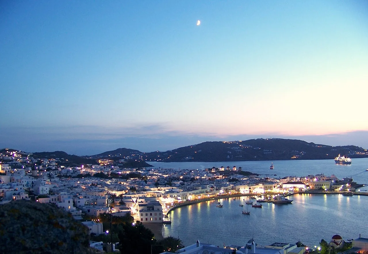 zatoka nocą, Mykonos Cyklady Grecja