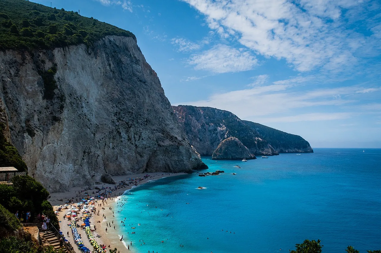Plaża Egremni na wyspie Lefkada, Grecja - widok na Iońskie morze.