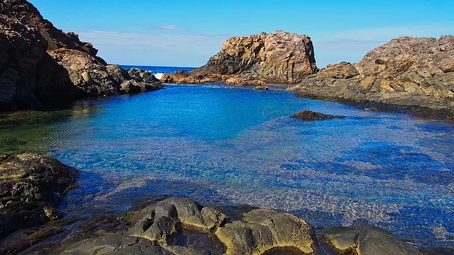 Wczasy Fuerteventura. Wakacje Wśród kwiatów hibiskusa i aloesu - Przewodnik Fuerteventura